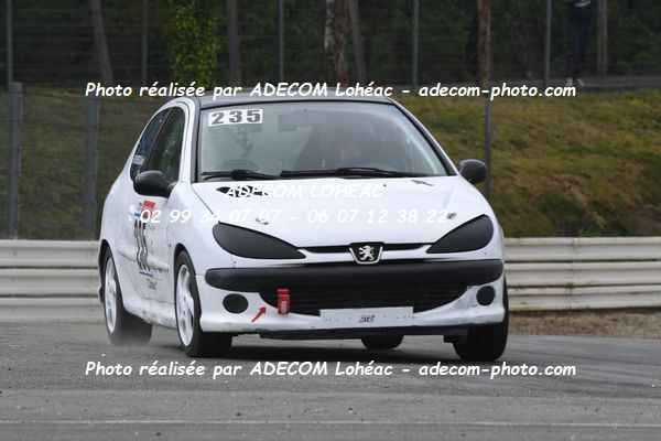 http://v2.adecom-photo.com/images//3.FOL'CAR/2023/FOL_CAR_MAYENNE_2023/POUDEROUX_Xavier/30A_7779.JPG