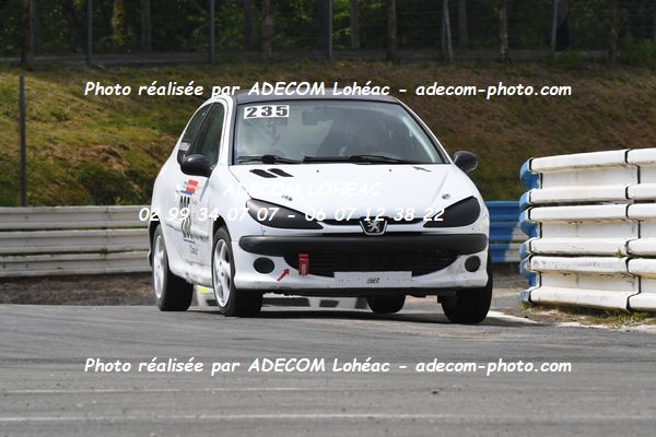 http://v2.adecom-photo.com/images//3.FOL'CAR/2023/FOL_CAR_MAYENNE_2023/POUDEROUX_Xavier/30A_7996.JPG