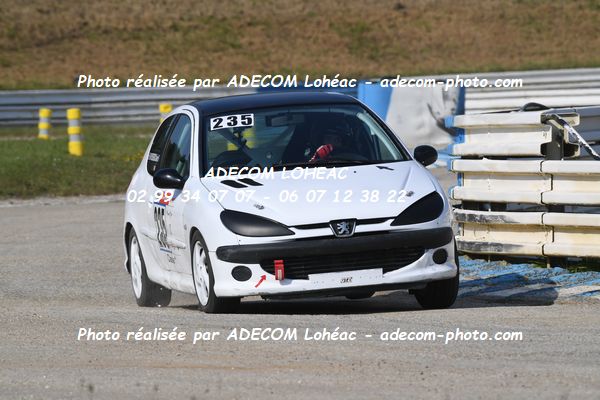 http://v2.adecom-photo.com/images//3.FOL'CAR/2023/FOL_CAR_MAYENNE_2023/POUDEROUX_Xavier/30A_9001.JPG