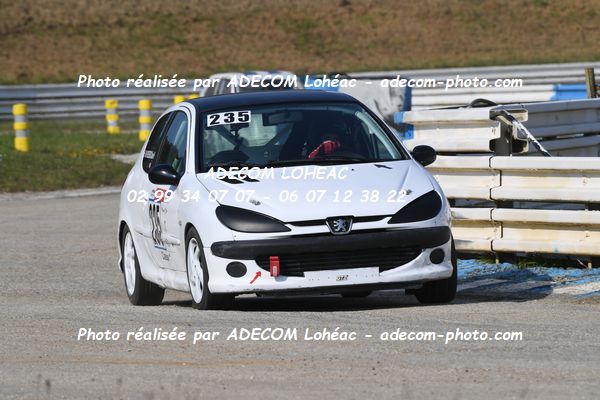 http://v2.adecom-photo.com/images//3.FOL'CAR/2023/FOL_CAR_MAYENNE_2023/POUDEROUX_Xavier/30A_9050.JPG