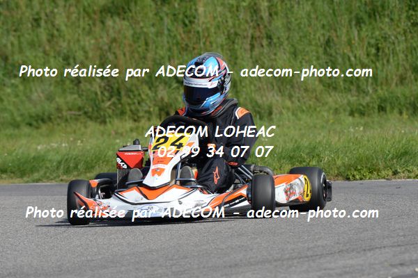 http://v2.adecom-photo.com/images//4.KARTING/2019/CHAMPIONNAT_DE_LIGUE_KARTING_LOHEAC_2019/ROTAX/FRANCOIS_Antoine/37A_6613.JPG