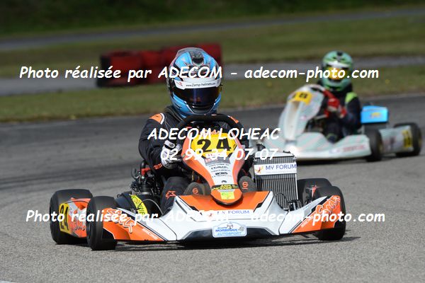 http://v2.adecom-photo.com/images//4.KARTING/2020/CHAMPIONNAT_DE_LIGUE_LOHEAC_2020/DD2_DD2_MASTER/FRANCOIS_Antoine/05A_5215.JPG