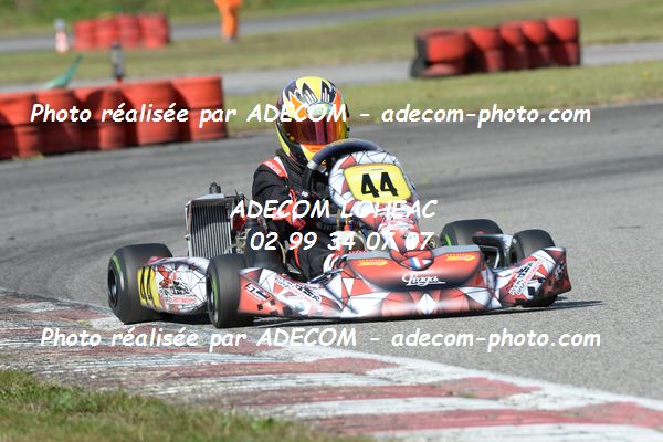 http://v2.adecom-photo.com/images//4.KARTING/2020/CHAMPIONNAT_DE_LIGUE_LOHEAC_2020/NATIONALE/DUPONT_Hugo/05A_5564.JPG