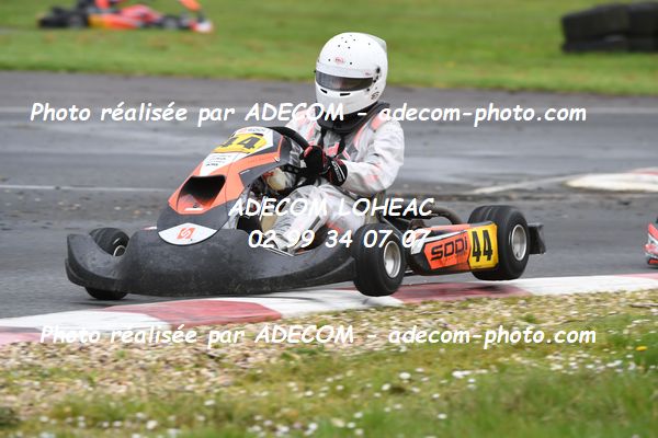 http://v2.adecom-photo.com/images//4.KARTING/2024/CHAMPIONNAT_DE_LIGUE_LOHEAC_2024/ROTAX/MOURET_Kehau/79A_2191.JPG