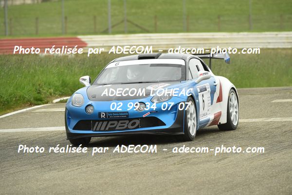 http://v2.adecom-photo.com/images//5.RALLYE/2024/RALLYE_DE_LOHEAC_2024/BORDAGARAY_Jeremy_RENAULT_Pierre/86A_7928.JPG