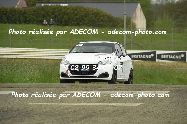 http://v2.adecom-photo.com/images//5.RALLYE/2024/RALLYE_DE_LOHEAC_2024/TREVILLY_Charley_LESENEY_Thomas/86A_7950.JPG