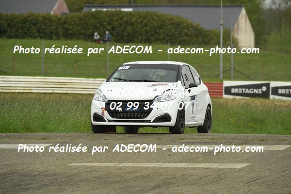 http://v2.adecom-photo.com/images//5.RALLYE/2024/RALLYE_DE_LOHEAC_2024/TREVILLY_Charley_LESENEY_Thomas/86A_7952.JPG