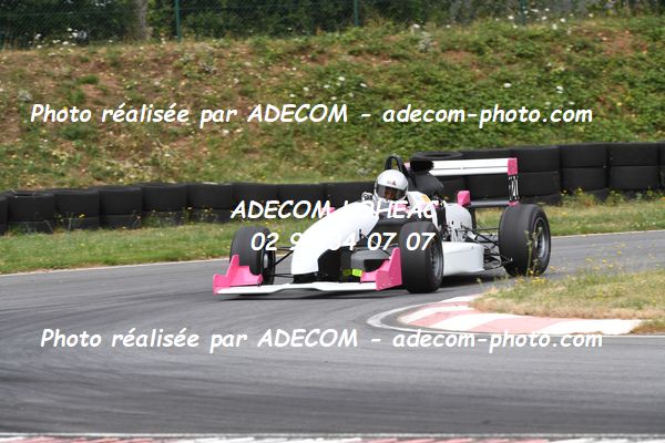 http://v2.adecom-photo.com/images//7.SLALOM/2023/15_SLALOM_LOHEAC_2023/BILLAUT_Stephanie/47A_7959.JPG
