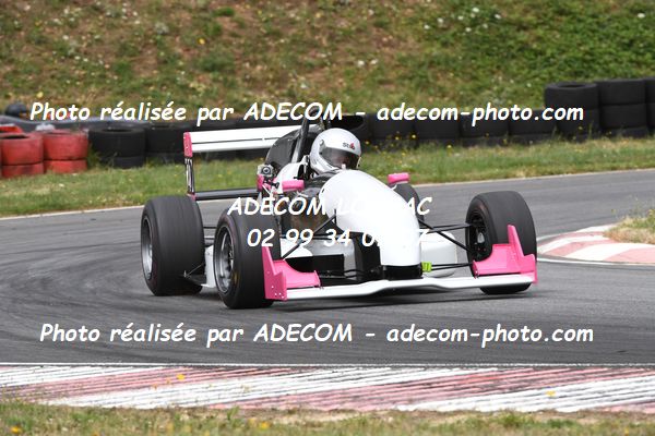 http://v2.adecom-photo.com/images//7.SLALOM/2023/15_SLALOM_LOHEAC_2023/BILLAUT_Stephanie/47A_7962.JPG