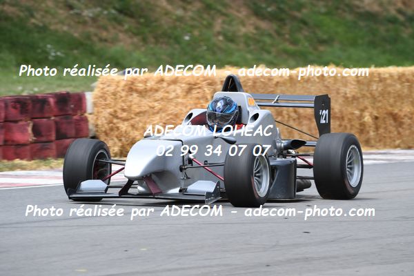 http://v2.adecom-photo.com/images//7.SLALOM/2023/15_SLALOM_LOHEAC_2023/CHATELIER_Emily/47A_8541.JPG