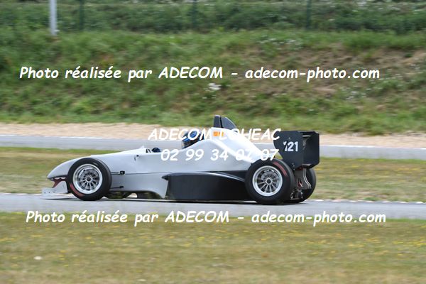 http://v2.adecom-photo.com/images//7.SLALOM/2023/15_SLALOM_LOHEAC_2023/CHATELIER_Emily/47A_8542.JPG