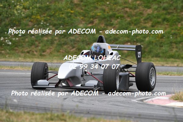 http://v2.adecom-photo.com/images//7.SLALOM/2023/15_SLALOM_LOHEAC_2023/CHATELIER_Emily/47A_9346.JPG