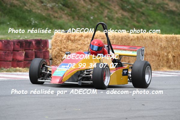http://v2.adecom-photo.com/images//7.SLALOM/2023/15_SLALOM_LOHEAC_2023/LE_BOISSELIER_Philippe/47A_8565.JPG