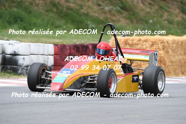 http://v2.adecom-photo.com/images//7.SLALOM/2023/15_SLALOM_LOHEAC_2023/LE_BOISSELIER_Philippe/47A_8566.JPG