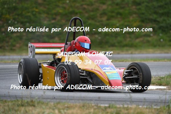 http://v2.adecom-photo.com/images//7.SLALOM/2023/15_SLALOM_LOHEAC_2023/LE_BOISSELIER_Philippe/47A_9543.JPG