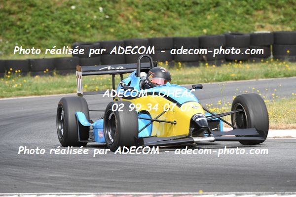 http://v2.adecom-photo.com/images//7.SLALOM/2023/15_SLALOM_LOHEAC_2023/MOEURS_Maxence/47A_7188.JPG