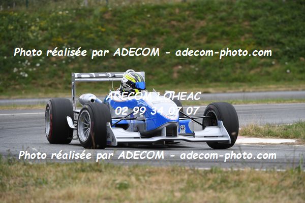 http://v2.adecom-photo.com/images//7.SLALOM/2023/15_SLALOM_LOHEAC_2023/SUARD_Romain/47A_9502.JPG