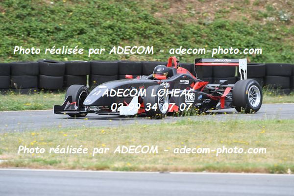 http://v2.adecom-photo.com/images//7.SLALOM/2023/15_SLALOM_LOHEAC_2023/TAVIAUX_Benoit/47A_7978.JPG