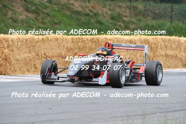 http://v2.adecom-photo.com/images//7.SLALOM/2023/15_SLALOM_LOHEAC_2023/TAVIAUX_Benoit/47A_8731.JPG