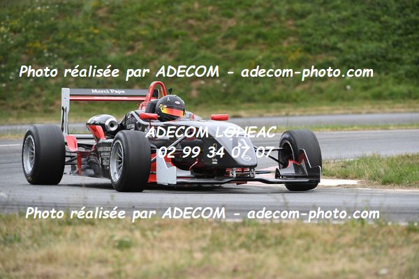 http://v2.adecom-photo.com/images//7.SLALOM/2023/15_SLALOM_LOHEAC_2023/TAVIAUX_Benoit/47A_9508.JPG