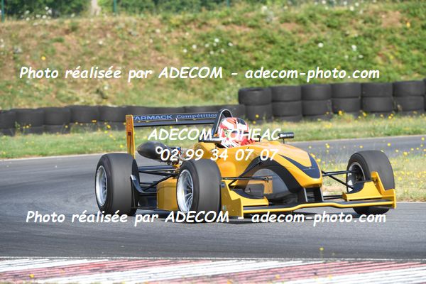 http://v2.adecom-photo.com/images//7.SLALOM/2023/15_SLALOM_LOHEAC_2023/YOUBI_Valentin/47A_7085.JPG