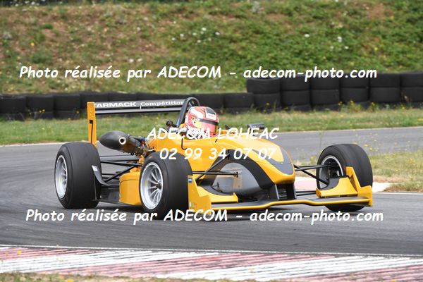 http://v2.adecom-photo.com/images//7.SLALOM/2023/15_SLALOM_LOHEAC_2023/YOUBI_Valentin/47A_7944.JPG