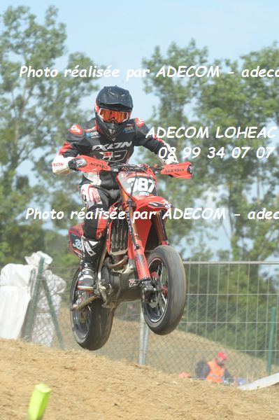 http://v2.adecom-photo.com/images//8.MOTO/2019/SUPERMOTARD_LOHEAC_2019/CATEGORIE_S2/CAPONE_Loucas/47A_7618.JPG