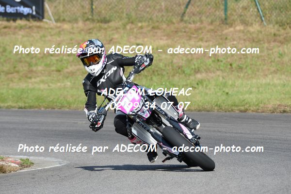 http://v2.adecom-photo.com/images//8.MOTO/2019/SUPERMOTARD_LOHEAC_2019/CATEGORIE_S3/MONES_Helene/47A_4327.JPG