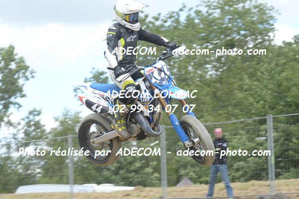 http://v2.adecom-photo.com/images//8.MOTO/2019/SUPERMOTARD_LOHEAC_2019/CATEGORIE_S3/VANDOMMELE_Nicolas/47A_5711.JPG