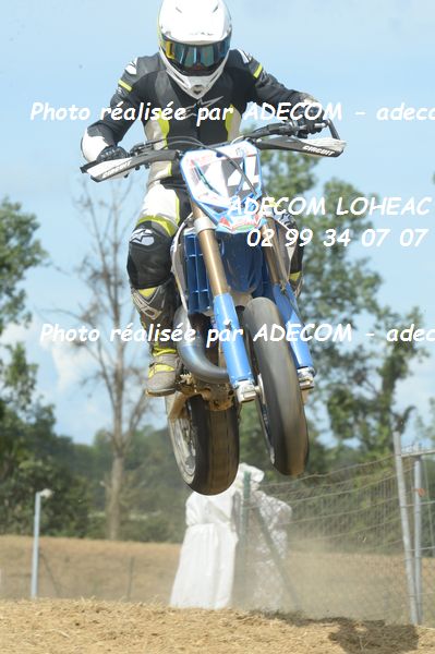 http://v2.adecom-photo.com/images//8.MOTO/2019/SUPERMOTARD_LOHEAC_2019/CATEGORIE_S3/VANDOMMELE_Nicolas/47A_8037.JPG