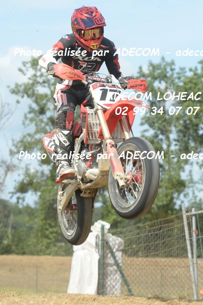 http://v2.adecom-photo.com/images//8.MOTO/2019/SUPERMOTARD_LOHEAC_2019/CATEGORIE_S4/BAZE_Oreste/47A_7942.JPG