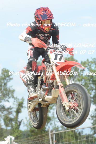 http://v2.adecom-photo.com/images//8.MOTO/2019/SUPERMOTARD_LOHEAC_2019/CATEGORIE_S4/BAZE_Oreste/47A_7944.JPG