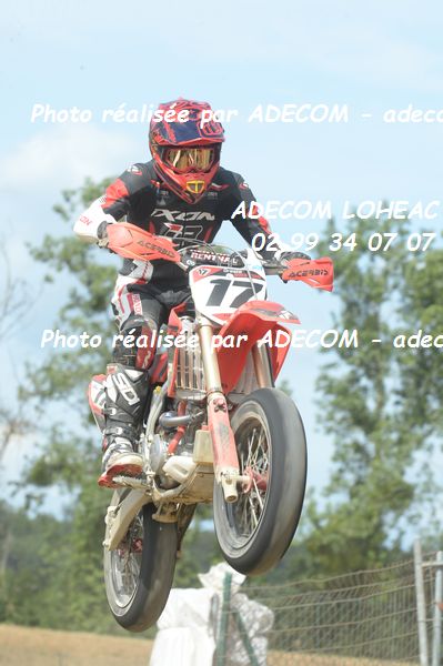 http://v2.adecom-photo.com/images//8.MOTO/2019/SUPERMOTARD_LOHEAC_2019/CATEGORIE_S4/BAZE_Oreste/47A_7964.JPG