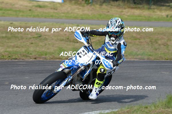 http://v2.adecom-photo.com/images//8.MOTO/2019/SUPERMOTARD_LOHEAC_2019/CATEGORIE_S4/PERNAT_Jules/47A_4191.JPG