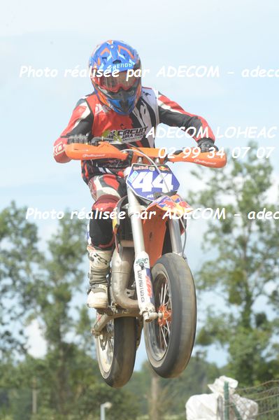 http://v2.adecom-photo.com/images//8.MOTO/2019/SUPERMOTARD_LOHEAC_2019/CATEGORIE_S4/RIFFIOS_Luk/47A_7922.JPG