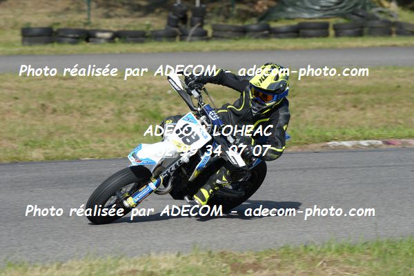 http://v2.adecom-photo.com/images//8.MOTO/2019/SUPERMOTARD_LOHEAC_2019/CATEGORIE_S4/TROUDE_Corentin/47A_4253.JPG