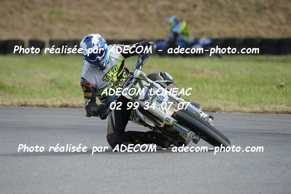 http://v2.adecom-photo.com/images//8.MOTO/2019/SUPERMOTARD_LOHEAC_2019/CHALLENGER/CHAPEAU_Romain/47A_7068.JPG