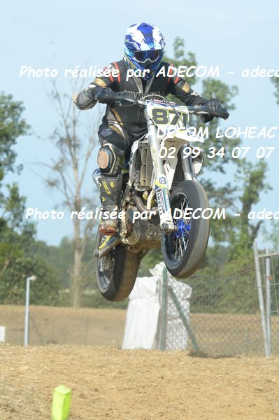 http://v2.adecom-photo.com/images//8.MOTO/2019/SUPERMOTARD_LOHEAC_2019/CHALLENGER/CHAPEAU_Romain/47A_7335.JPG