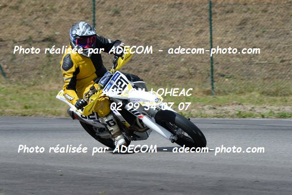 http://v2.adecom-photo.com/images//8.MOTO/2019/SUPERMOTARD_LOHEAC_2019/CHALLENGER/CHATEL_Jordan/47A_4891.JPG