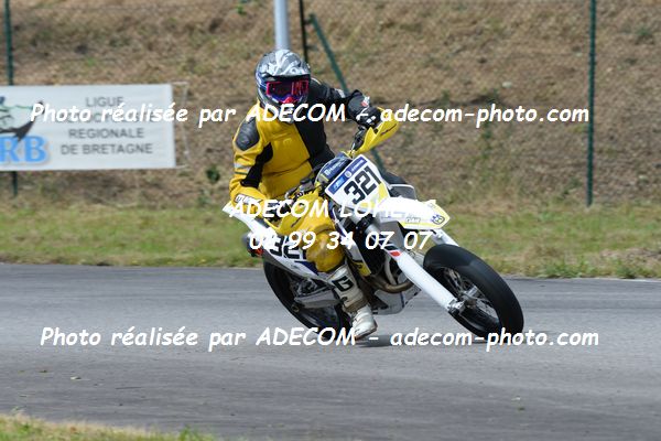 http://v2.adecom-photo.com/images//8.MOTO/2019/SUPERMOTARD_LOHEAC_2019/CHALLENGER/CHATEL_Jordan/47A_4923.JPG