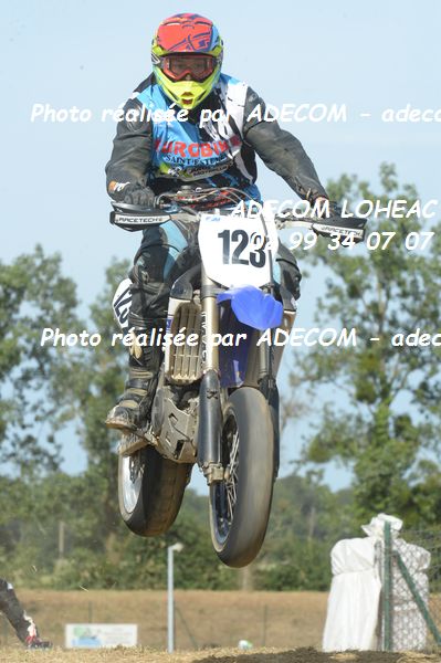 http://v2.adecom-photo.com/images//8.MOTO/2019/SUPERMOTARD_LOHEAC_2019/CHALLENGER/COUDRE_Loick/47A_7305.JPG