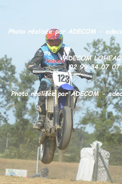 http://v2.adecom-photo.com/images//8.MOTO/2019/SUPERMOTARD_LOHEAC_2019/CHALLENGER/COUDRE_Loick/47A_7408.JPG