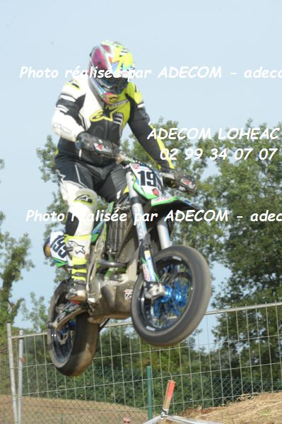 http://v2.adecom-photo.com/images//8.MOTO/2019/SUPERMOTARD_LOHEAC_2019/CHALLENGER/DEROUIN_Sebastien/47A_7164.JPG
