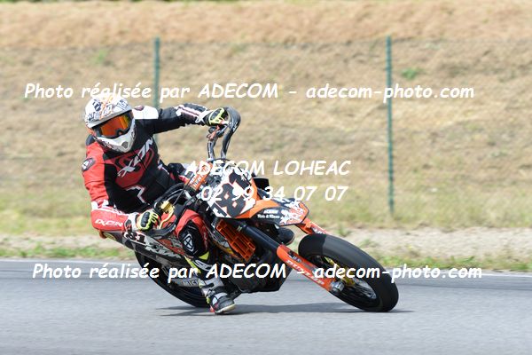 http://v2.adecom-photo.com/images//8.MOTO/2019/SUPERMOTARD_LOHEAC_2019/CHALLENGER/GIRARD_Valentin/47A_4878.JPG