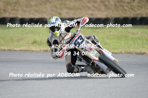 http://v2.adecom-photo.com/images//8.MOTO/2019/SUPERMOTARD_LOHEAC_2019/CHALLENGER/POYET_David/47A_6925.JPG