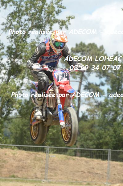 http://v2.adecom-photo.com/images//8.MOTO/2019/SUPERMOTARD_LOHEAC_2019/CHALLENGER/SOUVIGNET_Pierre/47A_5169.JPG