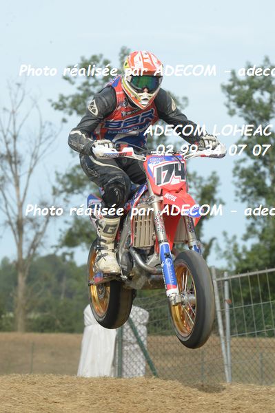 http://v2.adecom-photo.com/images//8.MOTO/2019/SUPERMOTARD_LOHEAC_2019/CHALLENGER/SOUVIGNET_Pierre/47A_7231.JPG