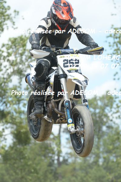 http://v2.adecom-photo.com/images//8.MOTO/2019/SUPERMOTARD_LOHEAC_2019/CHALLENGER/VILACA_Alexandre/47A_5420.JPG