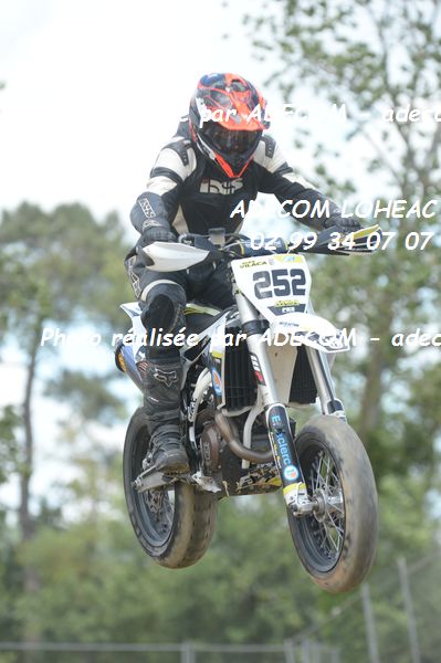 http://v2.adecom-photo.com/images//8.MOTO/2019/SUPERMOTARD_LOHEAC_2019/CHALLENGER/VILACA_Alexandre/47A_5449.JPG