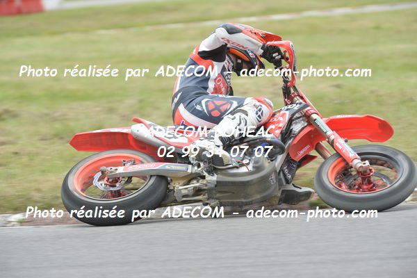http://v2.adecom-photo.com/images//8.MOTO/2019/SUPERMOTARD_LOHEAC_2019/PRESTIGE_S1/BIDART_Sylvain/47A_8319.JPG